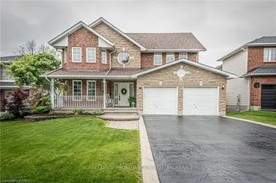 1027 Finch Street, Kingston, On K7p 3c2