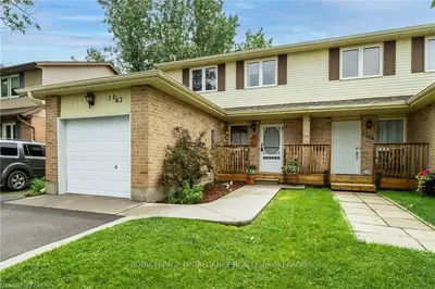 1042 Redwood Crescent, Kingston, On K7p 1z1