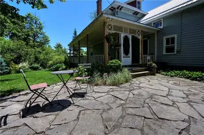 106 Mountain Street, Leeds And The Thousand Islands, On K0e 1r0