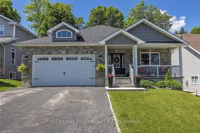 76 Mccabe Street, Greater Napanee, On K7r 3p6