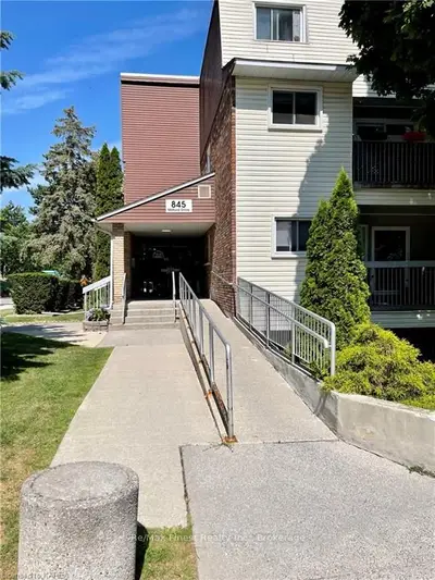 845 Milford Drive 306, Kingston, On K7p 1a3