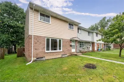 14 Winchester Drive 7, Greater Napanee, On K7r 3r2