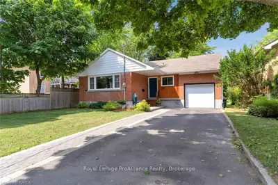 410 College Street, Kingston, On K7l 4m7