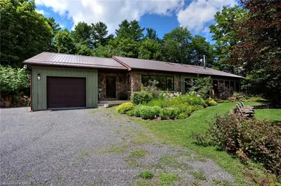 922 Ross Lane, Leeds And The Thousand Islands, On K0e 1l0