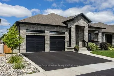 247 Pauline Tom Avenue, Kingston, On K7k 7j9