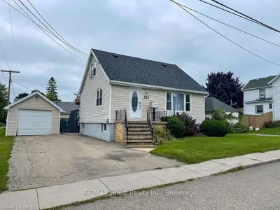 321 Charles Street N, Gananoque, On K7g 1v5