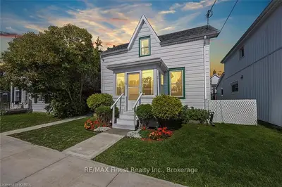 23 WATER Street W, Greater Napanee, ON K7R 1V3
