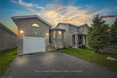 859 Peachwood Street, Kingston, On K7p 3g5