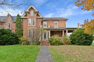 40 Church Street, Gananoque, On K7g 2m8
