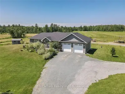 180 Clark Line Road, Addington Highlands, On K0h 1f0
