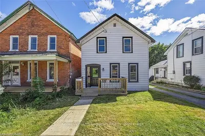 112 Dundas W Street, Greater Napanee, On K7r 2a1