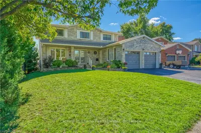 911 Newcastle Street, Kingston, On K7p 2c1