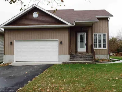 15 Heritage Street, Loyalist, On K0h 1g0