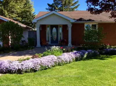 4569 County Road 2, Front Of Leeds & Seeleys Bay, On K7g 2v5