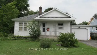 50 Ontario Street W, Gananoque, On K7g 2n9