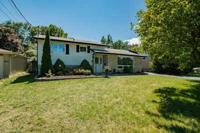 867 Woodbine Road, Kingston, ON K7P 2X3