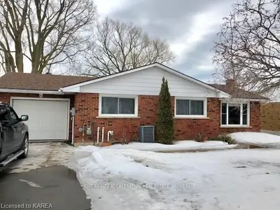 208 Main Street, Deseronto, On K0k 1x0