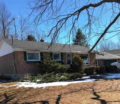 51 Station Road, Front Of Leeds & Seeleys Bay, On K7g 2v3