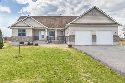 534 Maple Grove Road, Front Of Leeds & Seeleys Bay, On K7g 2v3