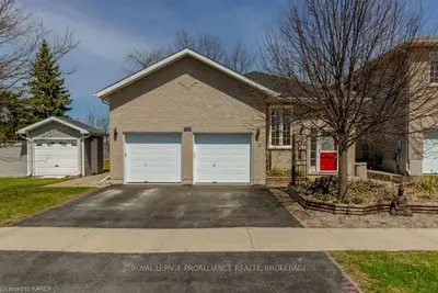 221 Briceland Street, Kingston, On K7k 0a9