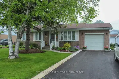 296 Chelsea Road, Kingston, On K7m 3z4