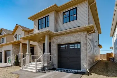 335 Quarry Pond Court, Kingston, On K7l 7l5