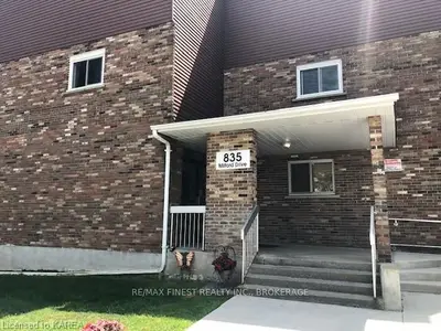 835 Milford Drive 205, Kingston, ON K7P 1A7