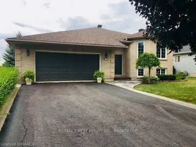 1000 Greenwood Park Drive, Kingston, On K7k 7c6