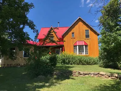 390 Warburton Road, Front Of Leeds & Seeleys Bay, On K0e 1l0