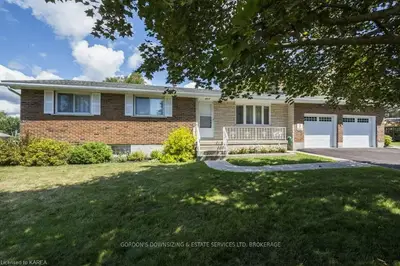 3 Edgewood Drive, Greater Napanee, ON K7R 3K3