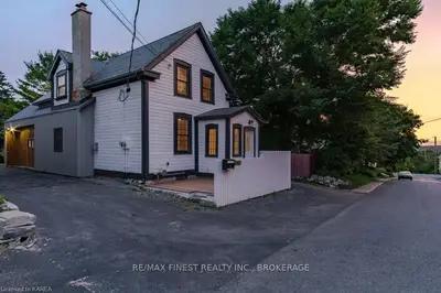 412 Regent Street, Kingston, On K7k 5r1