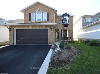 1400 Fisher Crescent, Kingston, ON K7M 8T1