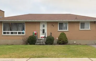20 Sherwood Avenue, Loyalist, On K7n 1n3