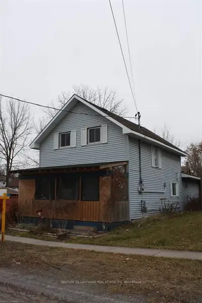 132 Green Street, Deseronto, On K0k 1x0