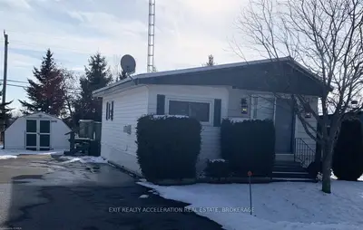 5 Cedar Avenue, Greater Napanee, On K7r 3l1