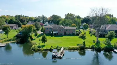 138 Mill Street, Leeds And The Thousand Islands, On K0h 2n0