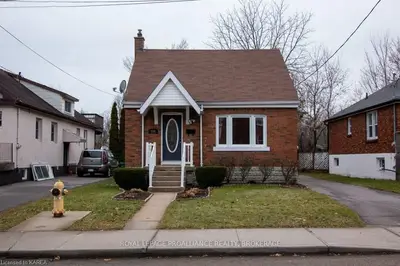 226 Regent Street, Kingston, On K7l 4k3