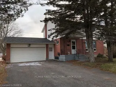 66 Grosvenor Court, Kingston, ON K7M 3C3