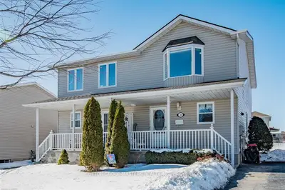 28 Clifford Street, Loyalist, On K7n 1y6