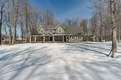 320 Clark Drive, Front Of Leeds & Seeleys Bay, On K7g 2v5