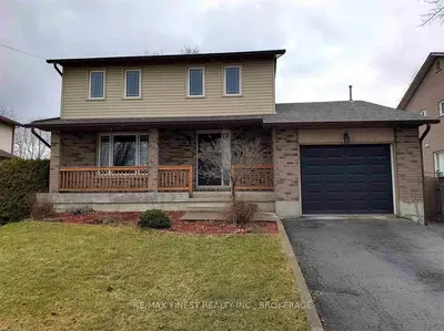 300 Kingscourt Avenue E, Kingston, On K7k 4r3