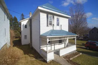 21 Miller Street, Lansdowne Village, On K0e 1l0