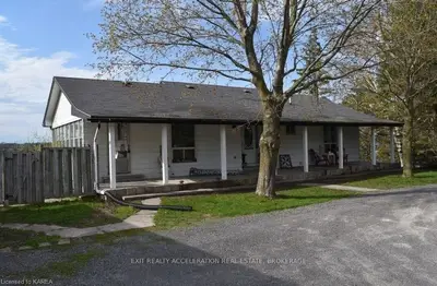 2867 County Road 15, Prince Edward County, On, K0k 2t0