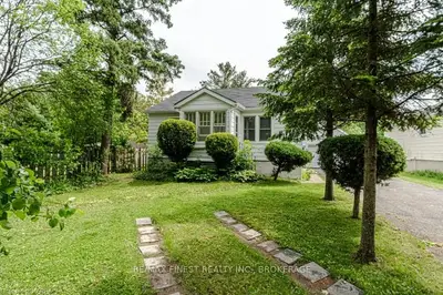 1233 Montreal Street, Kingston, On K7k 3l4