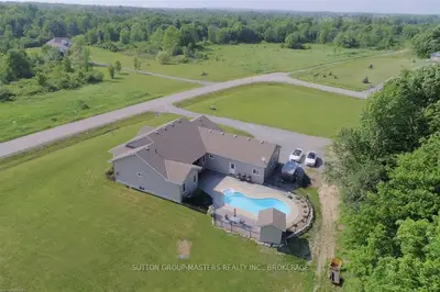 43 Owen Avenue, Front Of Leeds & Seeleys Bay, On K7g 2v4