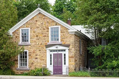 595 King Street E, Gananoque, On K7g 1h1