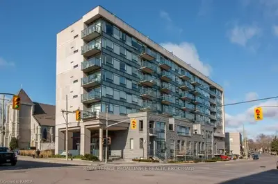#602 121 Queen Street, Kingston, On, K7k 0g6