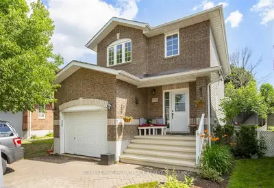 1858 Berrywood Crescent, Kingston, On K7p 3g3