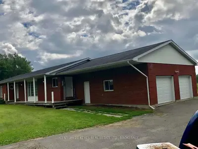 573 County Road 2 Road E, Front Of Leeds & Seeleys Bay, On K7g 2v4