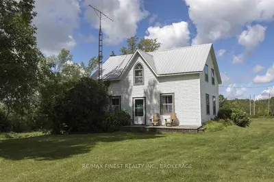 755 Marble Rock Road, Front Of Leeds & Seeleys Bay, On K7g 2v4